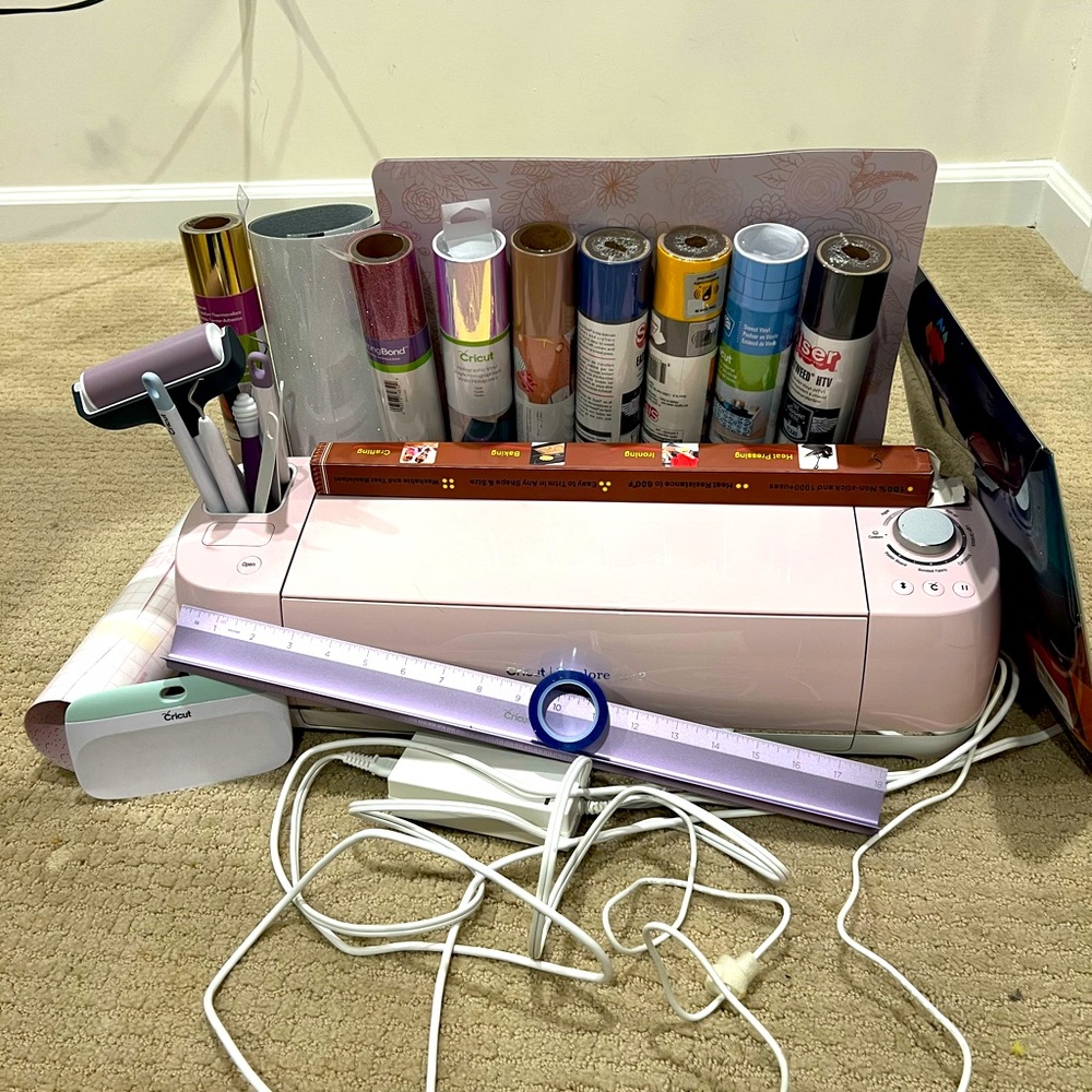 Cricut Machine & Accessories